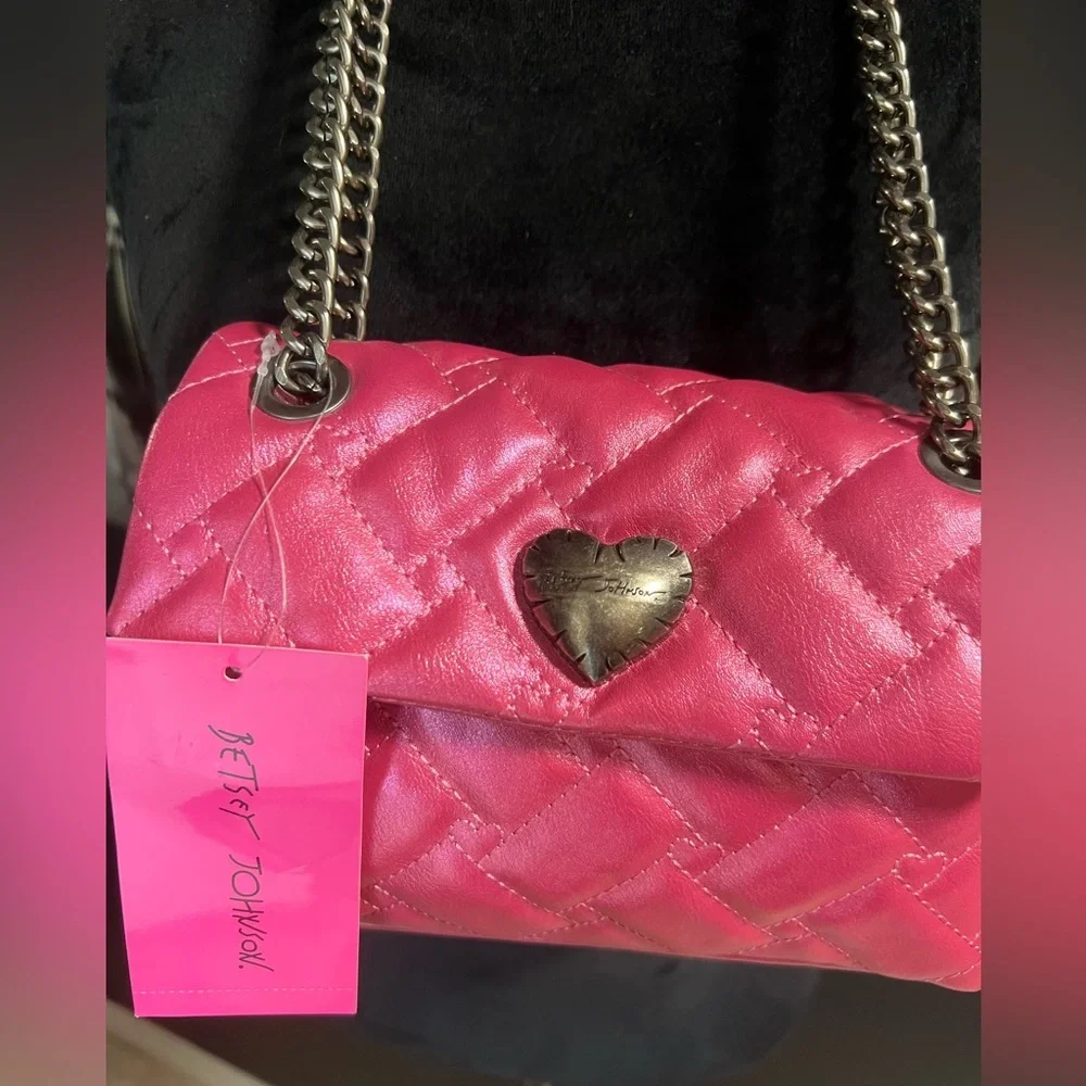💓💓NWT- BETSEY JOHNSON PINK QUILTED SHOULDER BAG💓💓 - Picture 7 of 10